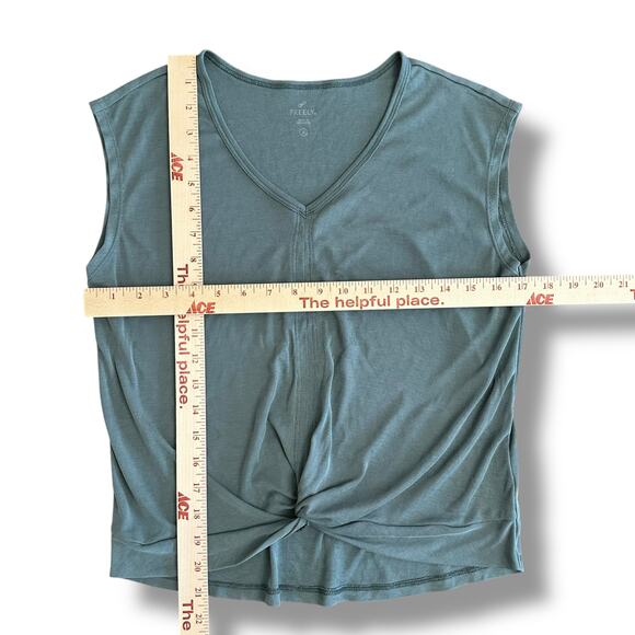 Freely Active Tank Top Small Green Twist Knot Hem Lightweight - Picture 3 of 6